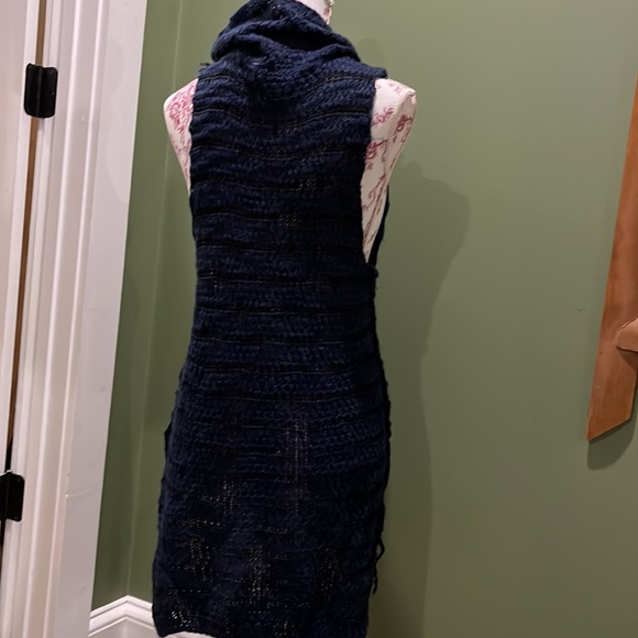 SALE! Bought at Buckle - Navy Blue Cowl Neck Fringe Sweater by Gimmicks - Small - Picture 6 of 15